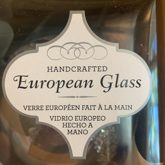 Gorgeous handcrafted European 3” glass ornaments. 2 white, 2 silver w/ glitter - Picture 2 of 6